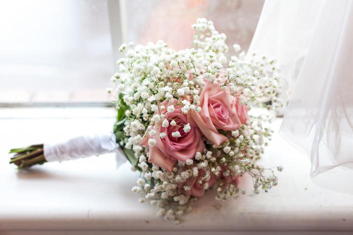 Light pink roses and baby's breath bouquet